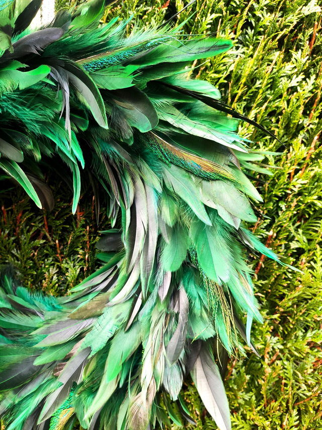 Couronne de Noël en plumes de coq vertes et plumes de Paon