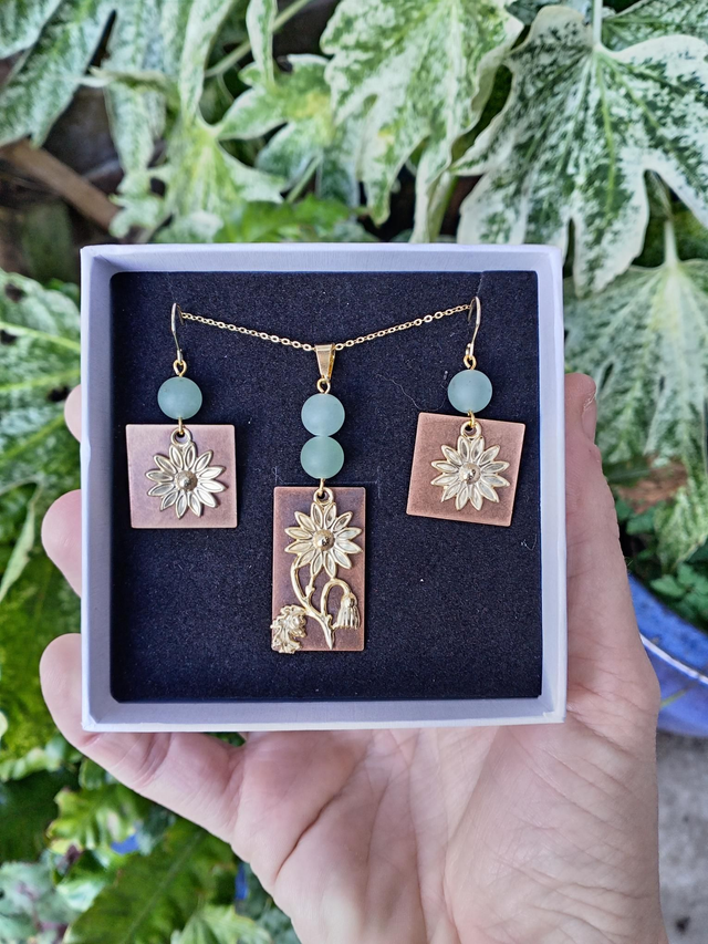 Green Aventurine Earring and Necklace Set 