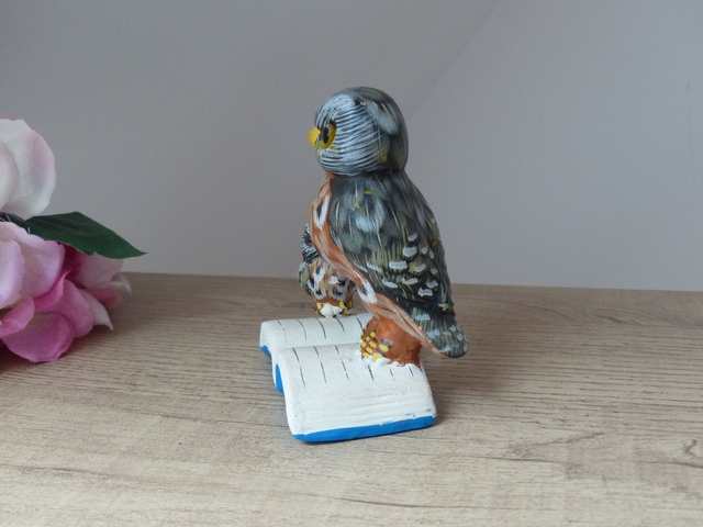 Figurines chouettes savantes sur livre peintes main, cadeau enseignant, professeur, maman, souvenir lecture conte du soir, cadeau fête père