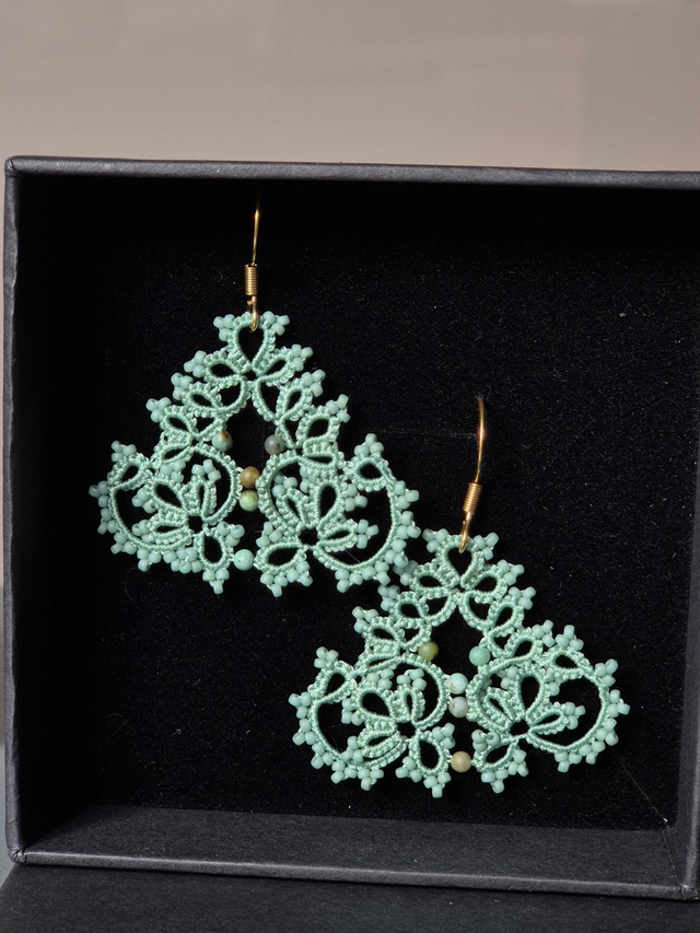 Boucles d'oreille en dentelle Samira - avec perles en verre et perles fines