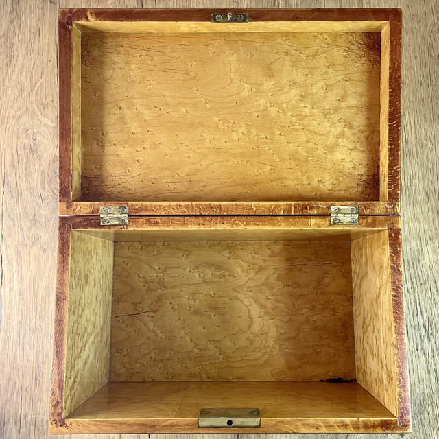 Grande boîte en bois Marqueterie sur couvercle