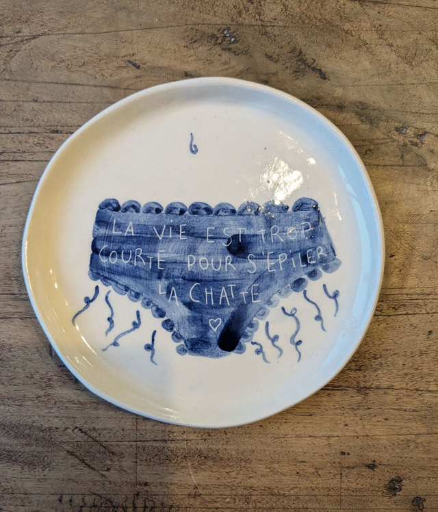 Petite assiette à dessert &quot;La Vie est trop courte pour s&#039;épiler la chatte&quot;