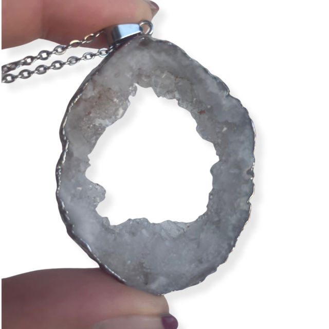 White geode necklace - silver