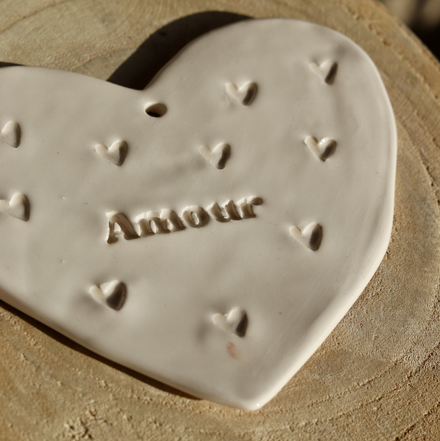 Cœur « Amour » en faïence - Petit défaut