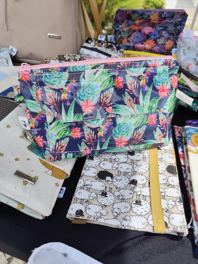 Nécessaire plastificada 