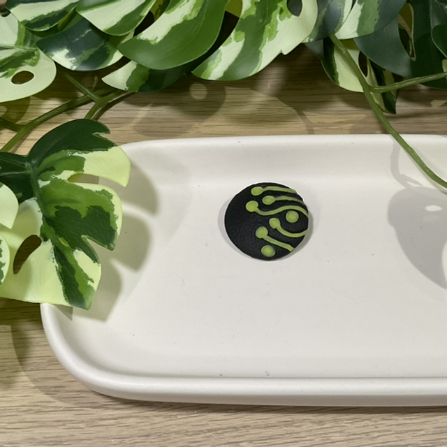 Grün: Brosche B0004