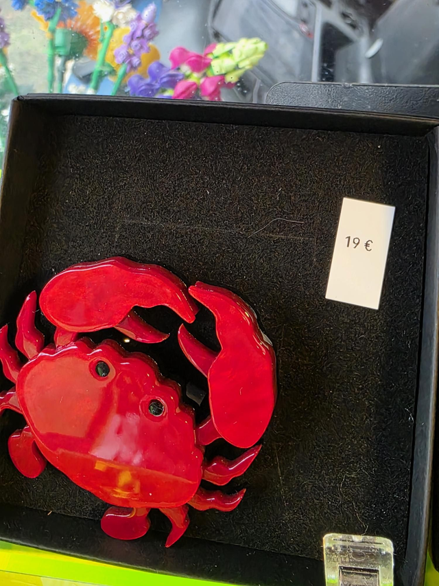 Broche crabe rouge 