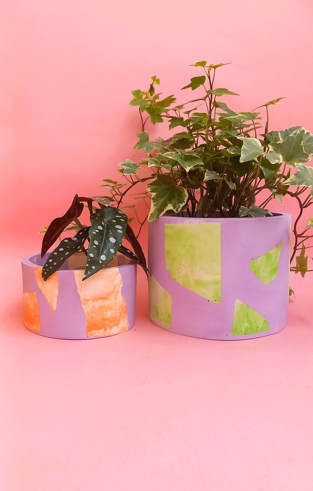 Osłonka na doniczkę, fioletowa doniczka lastryko