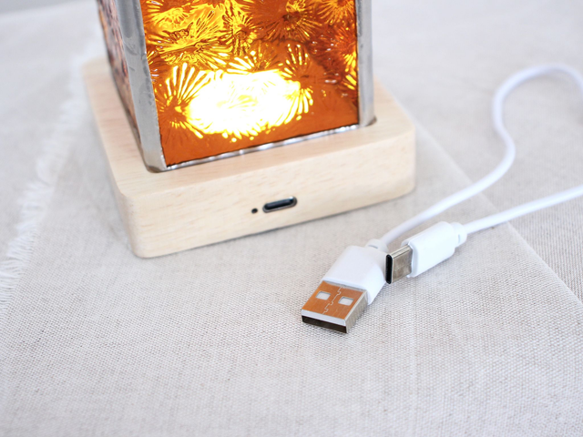 💡Mini Lampe nomade orange en vitrail et bois