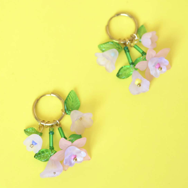 Boucles d'oreilles Fleurs roses pales x4