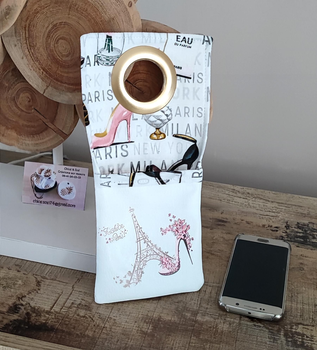 Pochette pour recharger le telephone