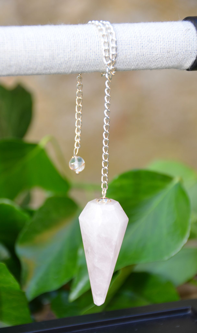 Pendule Quartz rose pointe à facettes