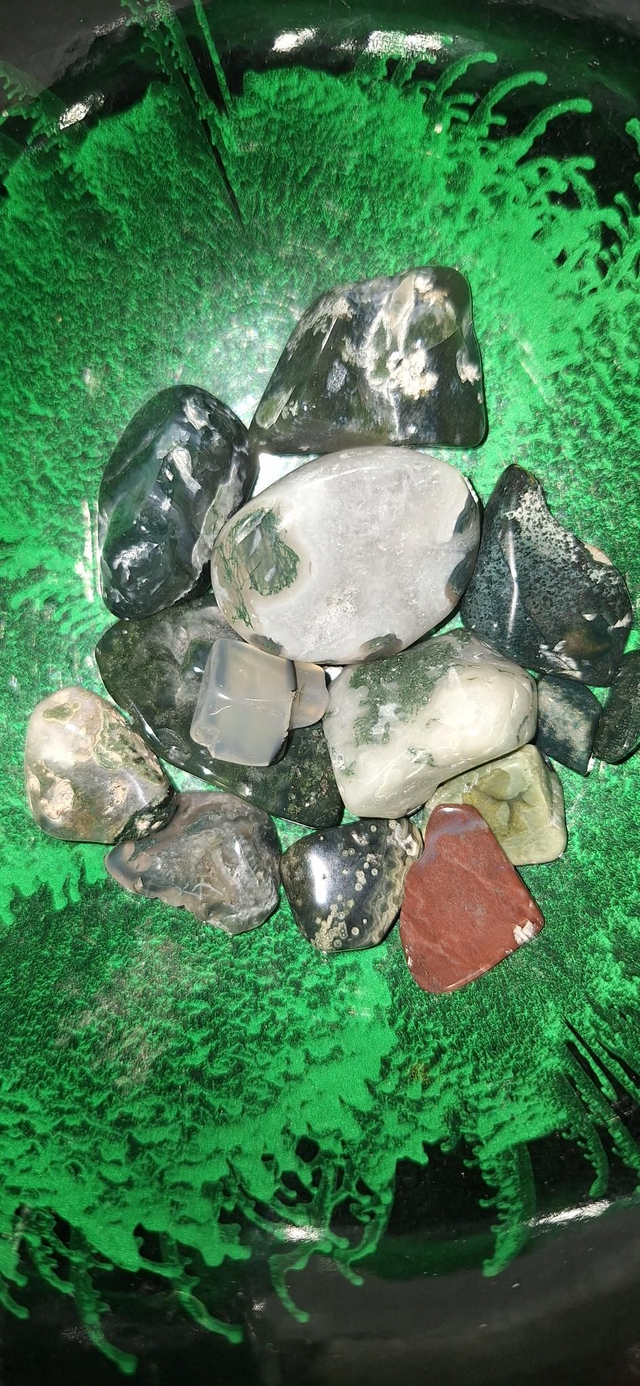 "Surprise me" moss agate tumble necklace