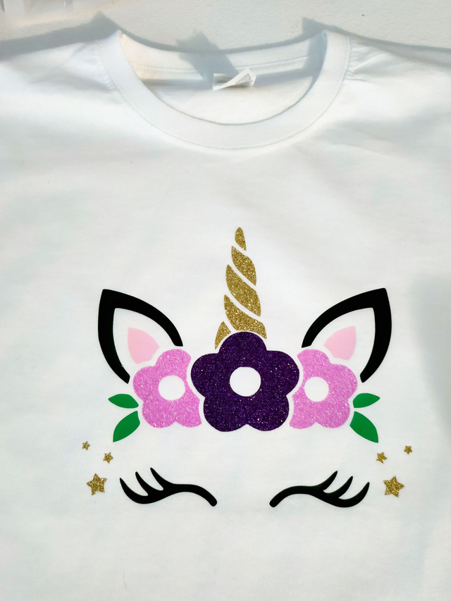 Tee-shirt 9-11 ans &quot;Tête de licorne&quot;