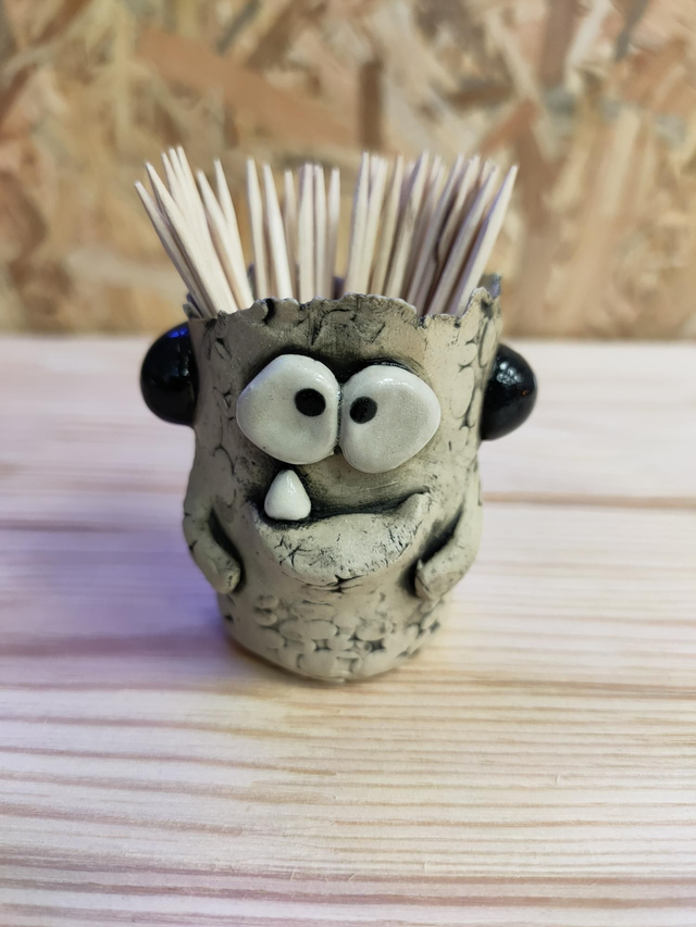 CER_WEB042 Monstre support pic apéro noir