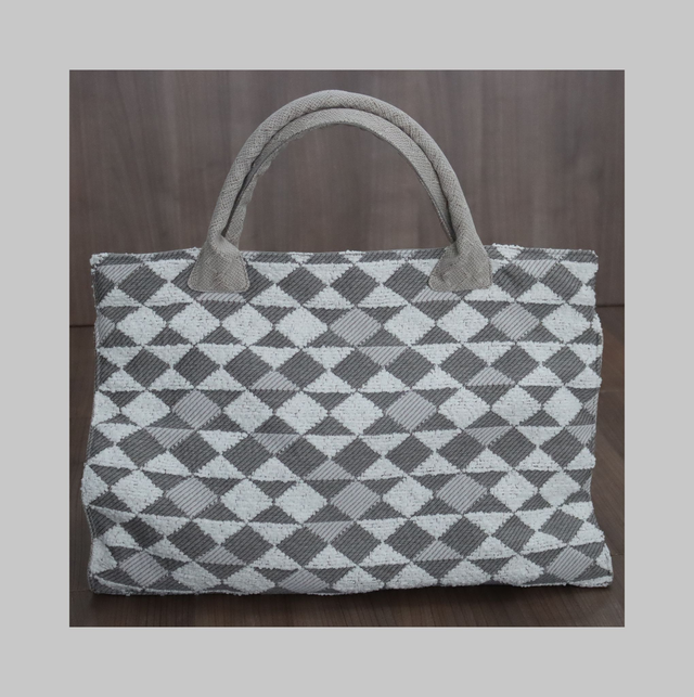 DAKOTA BAG col. toni naturali: bianco, grigio, ecrù