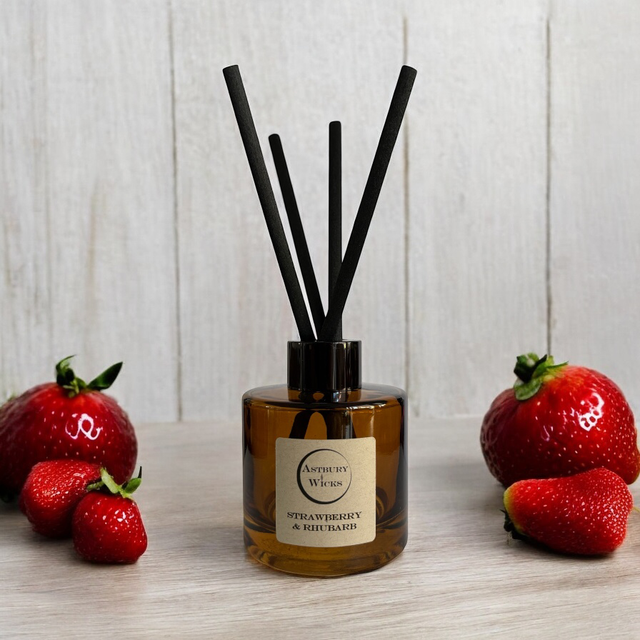 Strawberry &amp; Rhubarb Reed Diffuser ~ 100g