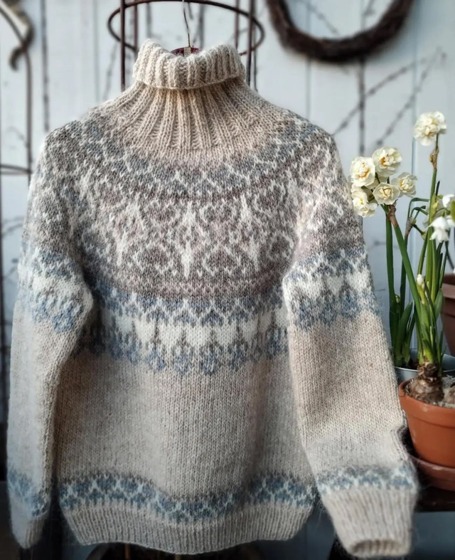 Alasuq Polar Sweater Kit - Col 03 (Ecru Heather &amp; Blue Denim) - Wool &amp; Pattern - Linka Neumann