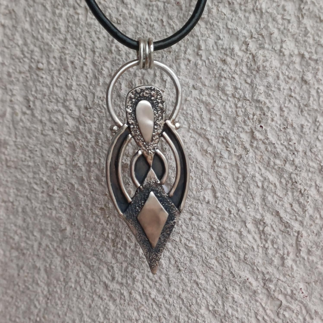 Pendentif Totem