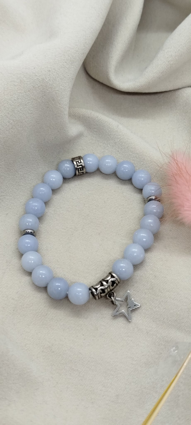 N° 380. Bracelet 15 cm en pierres naturelles de 8 mm (angélite). 