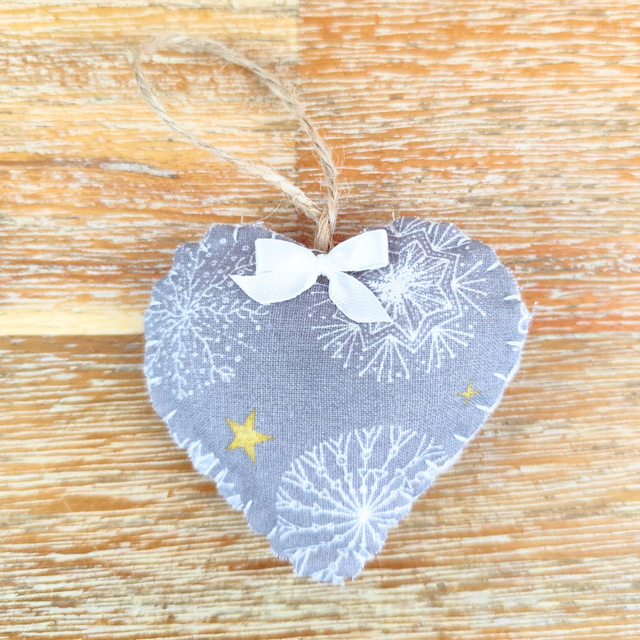 Suspension Coeur Gris &amp; flocons