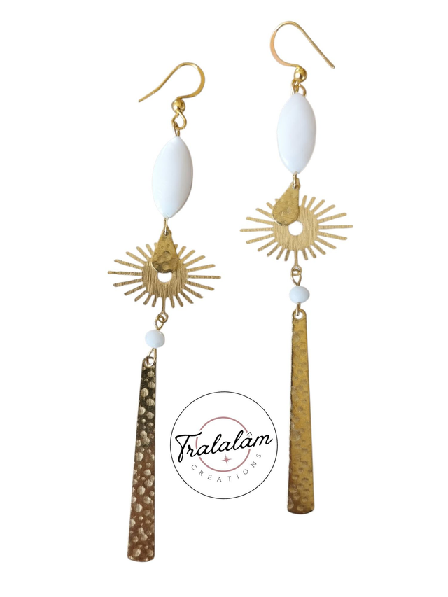 ✨Boucles d&#039;oreilles &quot;longues perles de nacre martelées dorées✨