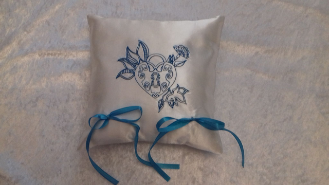 Coussin porte alliance "Amour éternel"