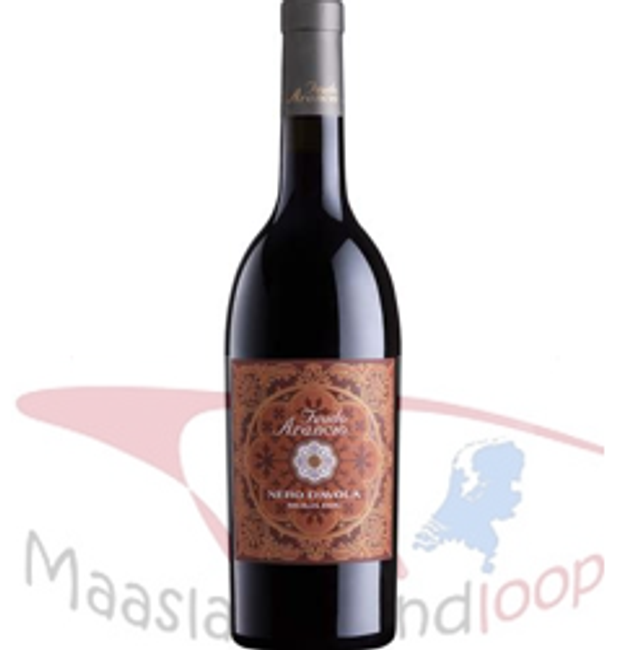 27 | Fuedo Arancio | Nero D'avola | Italie | Sicilie | **** | Nieuw!