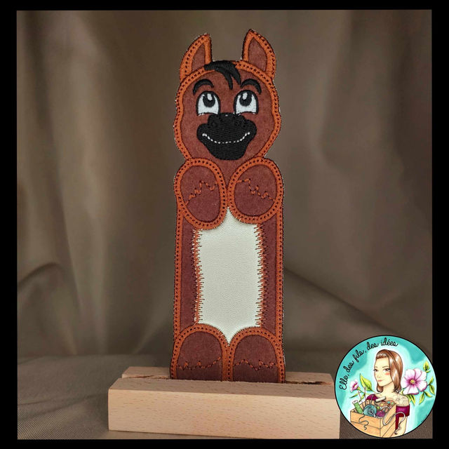 Marque page Cheval ventre beige