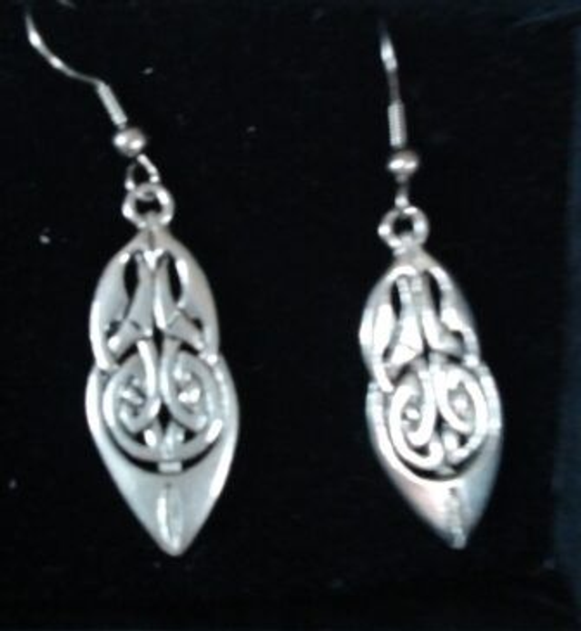Pewter earrings - Interwoven pendant