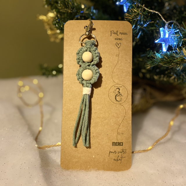 PORTE-CLES macramé et perles de bois