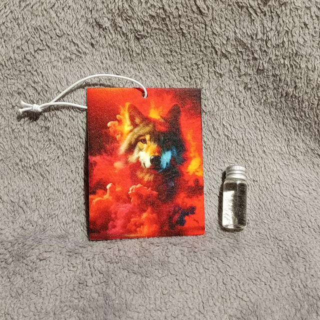 Loup dans les nuages - sublimés des deux côtés avec fiole de fragrance