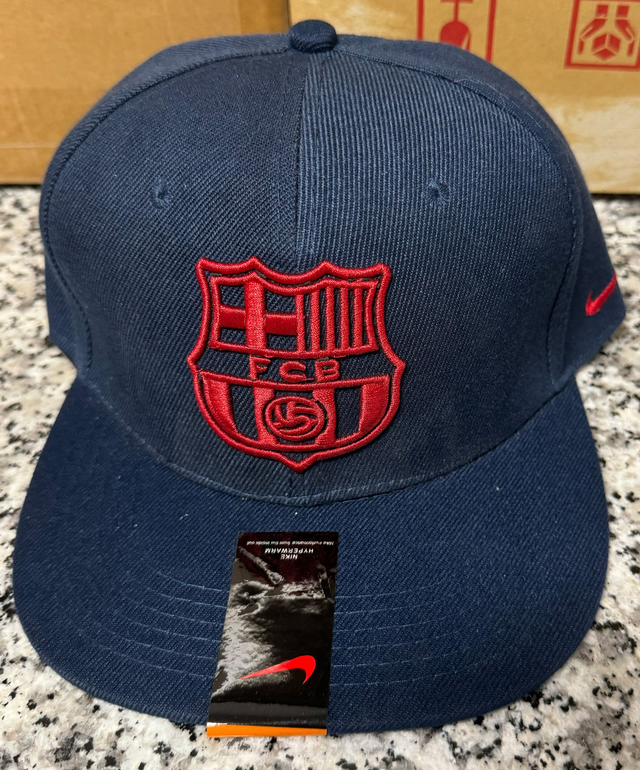 Gorra Bcn Logo Rojo