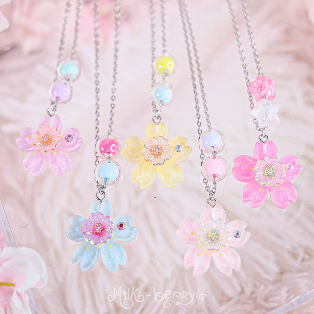 Collier Stimming Spinning Sakura