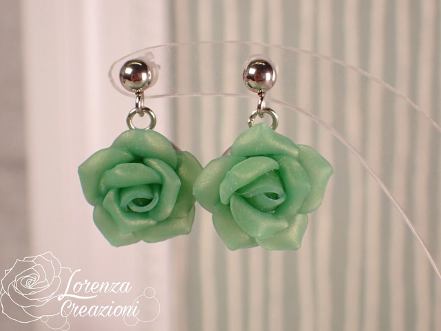 Orecchini pendenti rose verde giada
