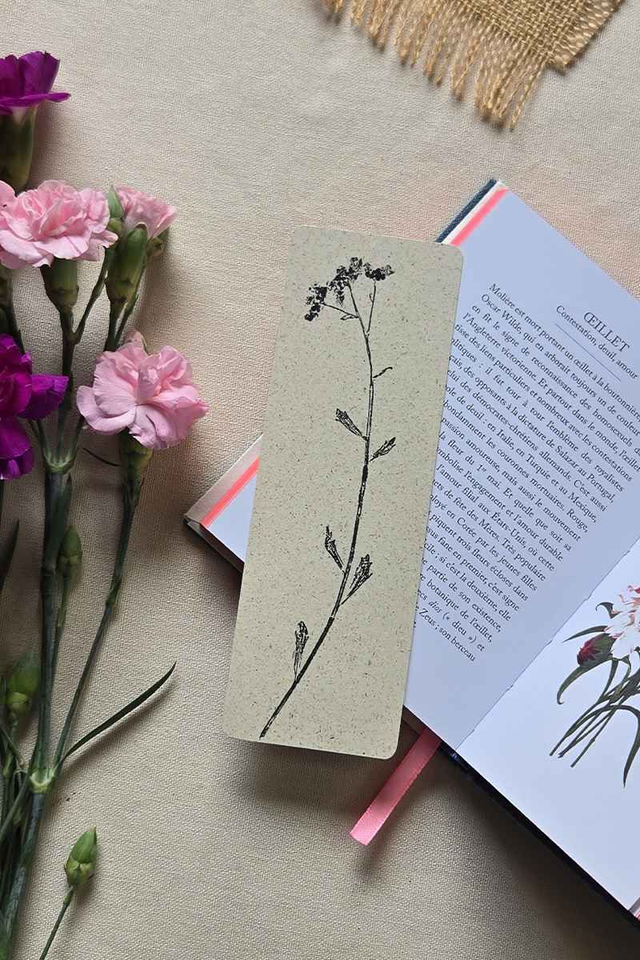 Marque-page botanique en impression végétale minimaliste - Achillée millefeuille