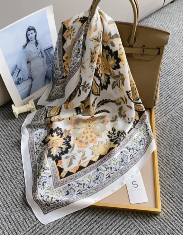 Carré de soie ref421