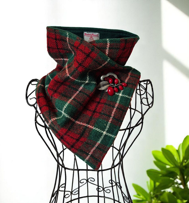 Harris Tweed Red &amp; Green Tartan Wool Cozy Wrap 