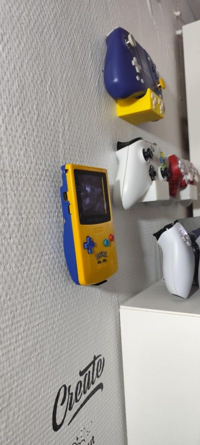 Support mural invisible Gameboy Color