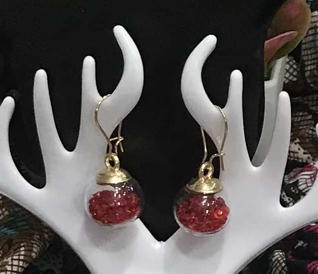 Red Dangling Earrings- RDE564 -V1