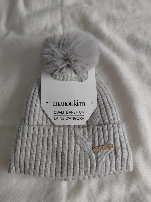 Bonnet Manoukian couleur gris modèle avec ponpon 