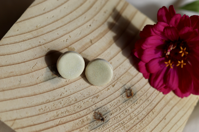 Boucles d'oreilles en porcelaine - puces