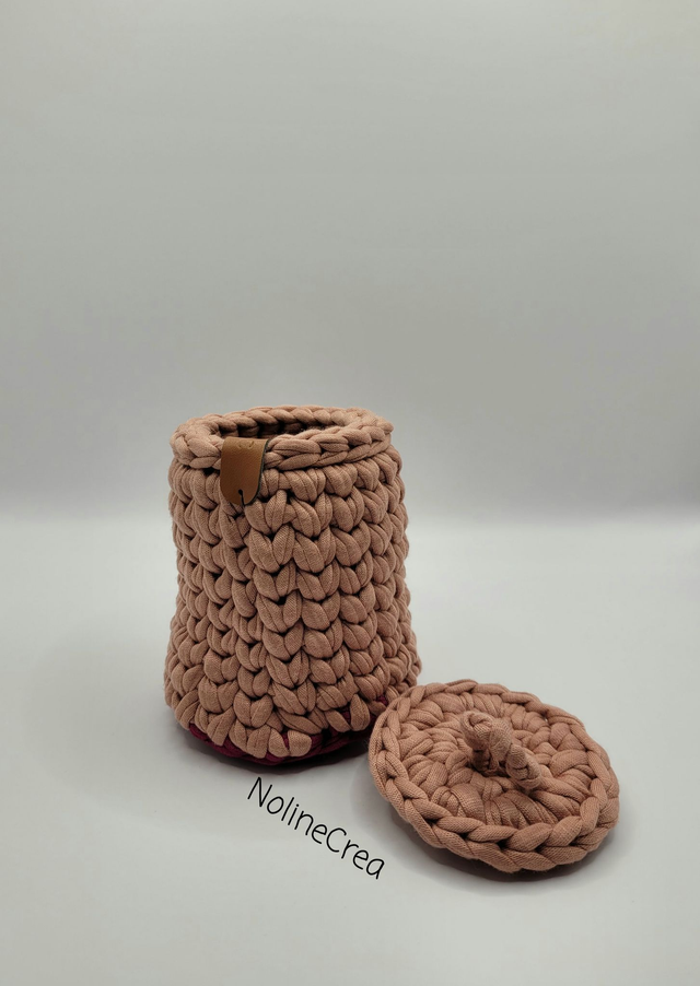 Petit pot avec couvercle rose poudré, pot porte coton tige et ou cure-dents