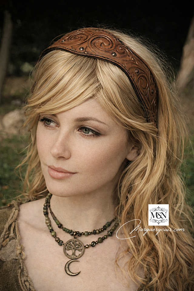 Bandeau en cuir naturel, coiffure païenne