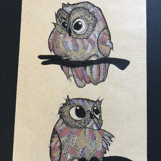 Chouettes en duo - 21 x 27 cm - encadrement noir &amp; bois 