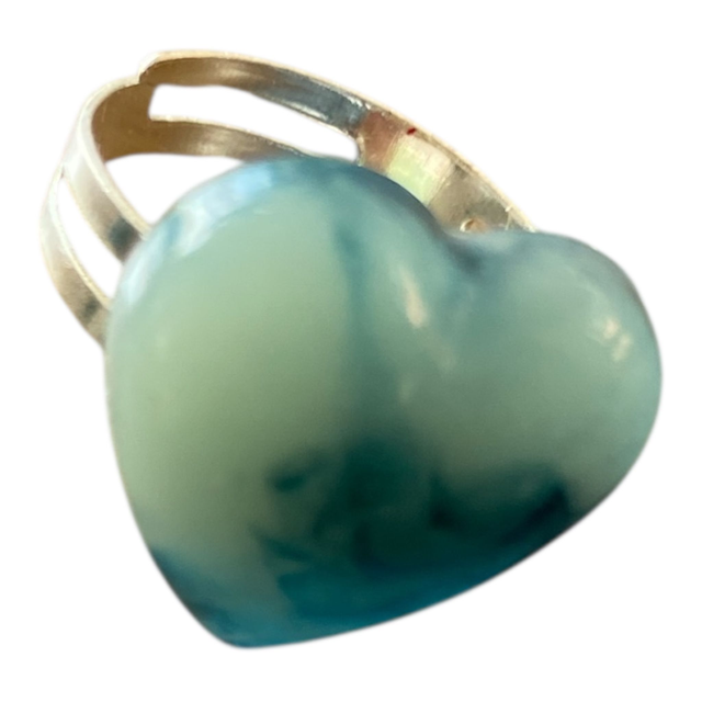 Bague cœur bleue en résine fait main 