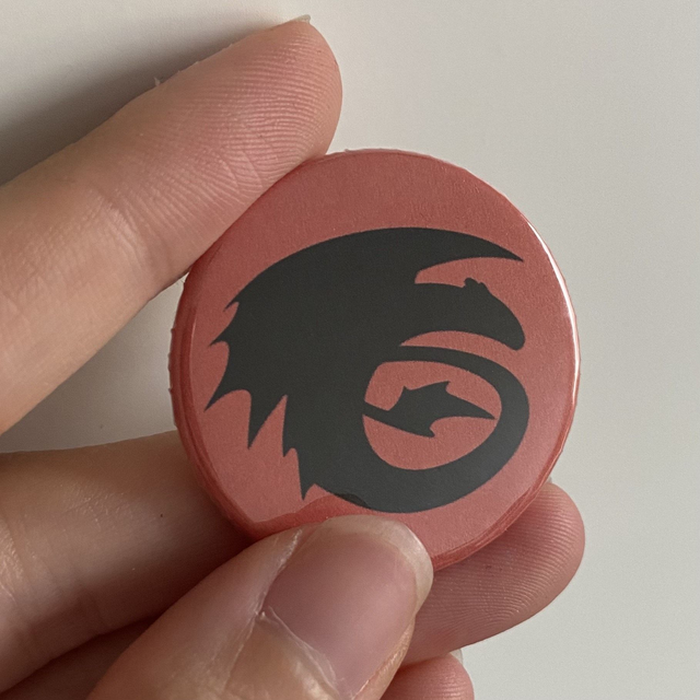 HTTYD: strike class (button small)