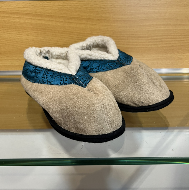  Chausson pour enfant. Artisanat de nomade tibétain de la région de l'Amdo. (Amdo-crafts ).