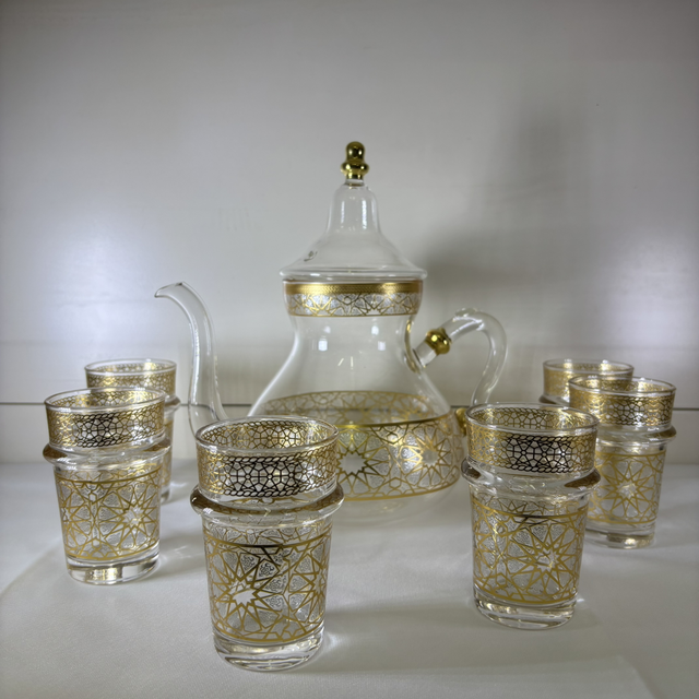 Théière en verre + 6 verres à thé doré 