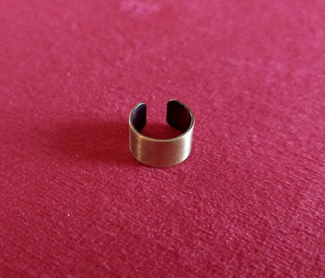 Bague d'oreille simple bronze